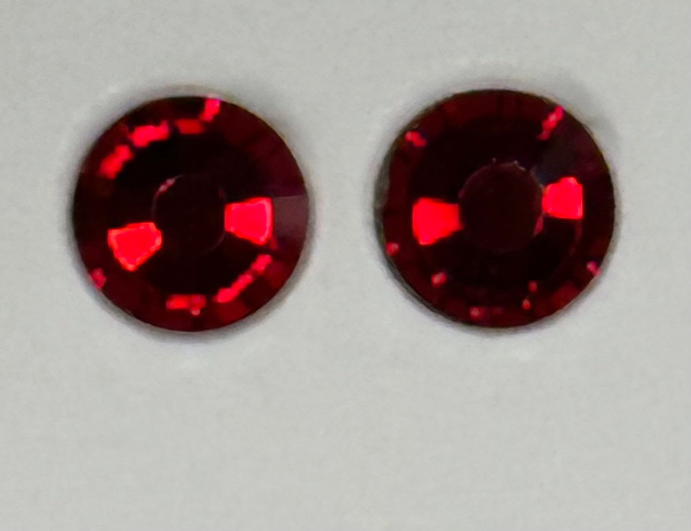 Glass Rhinestones, Siam (Dark Red)