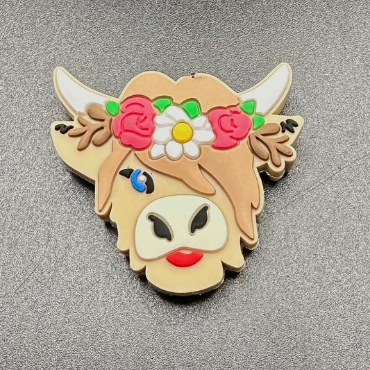 Focal Bead, Highland Cow Floral Wreath