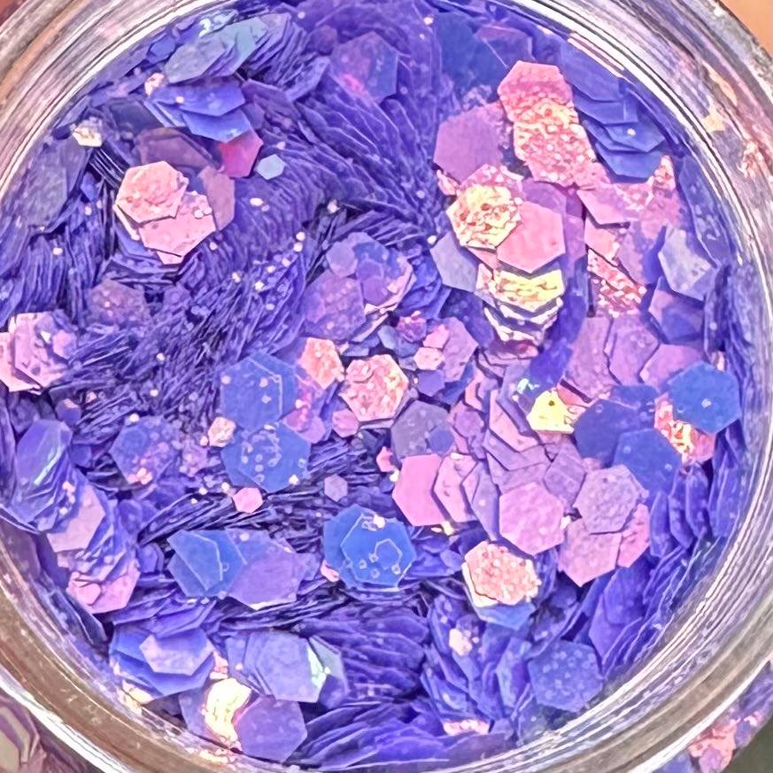 Iris I was Famous Pearl Fluorescence Chunky Mix Glitter